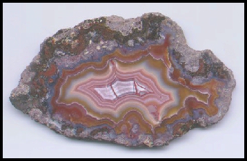 Liesegang Phenomena in Laguna Agate